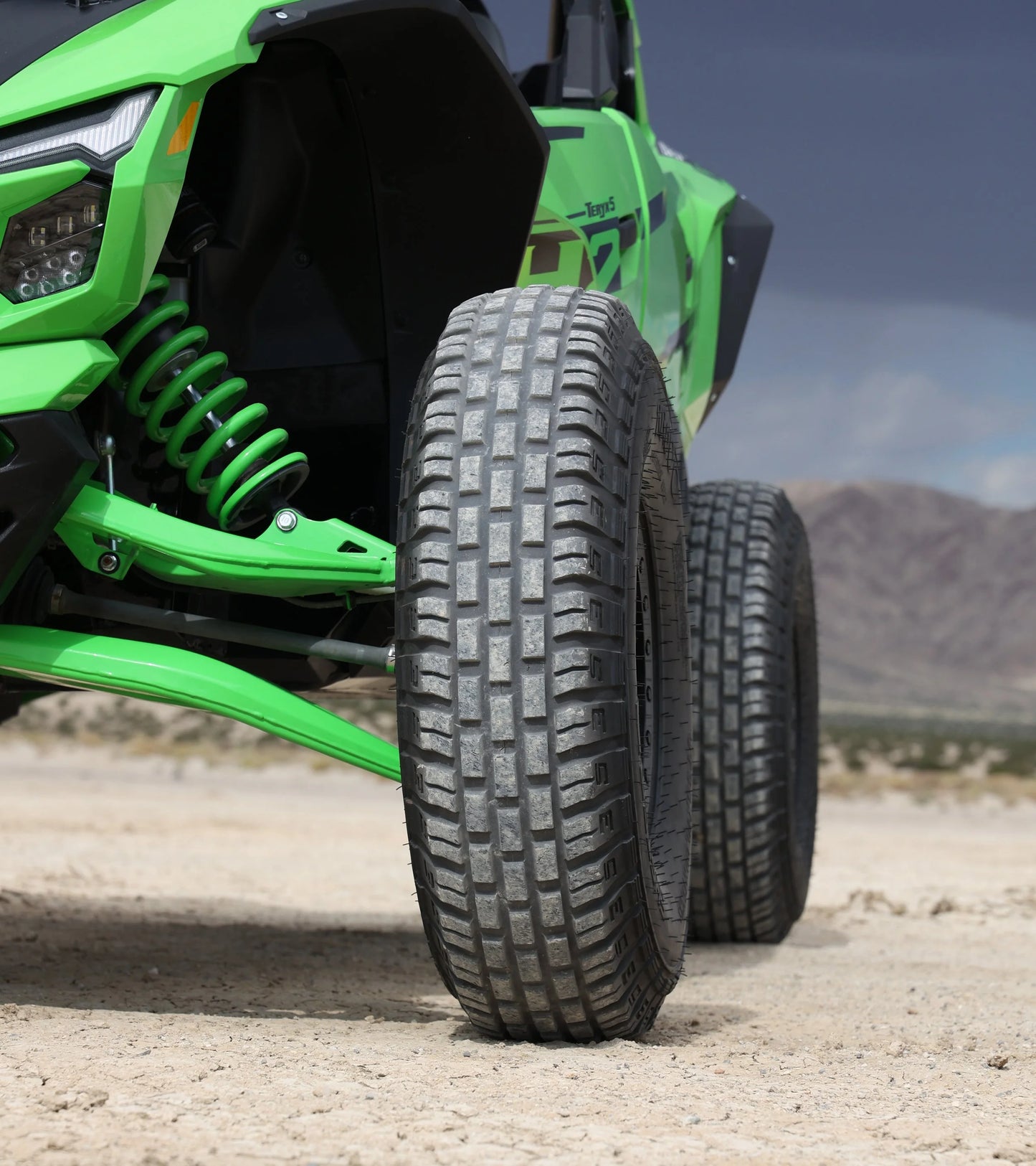 System 3 RR600 Tire